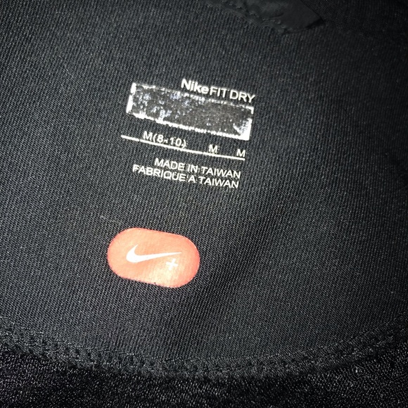 This is a nice dry fit nike jacket - Picture 2 of 4